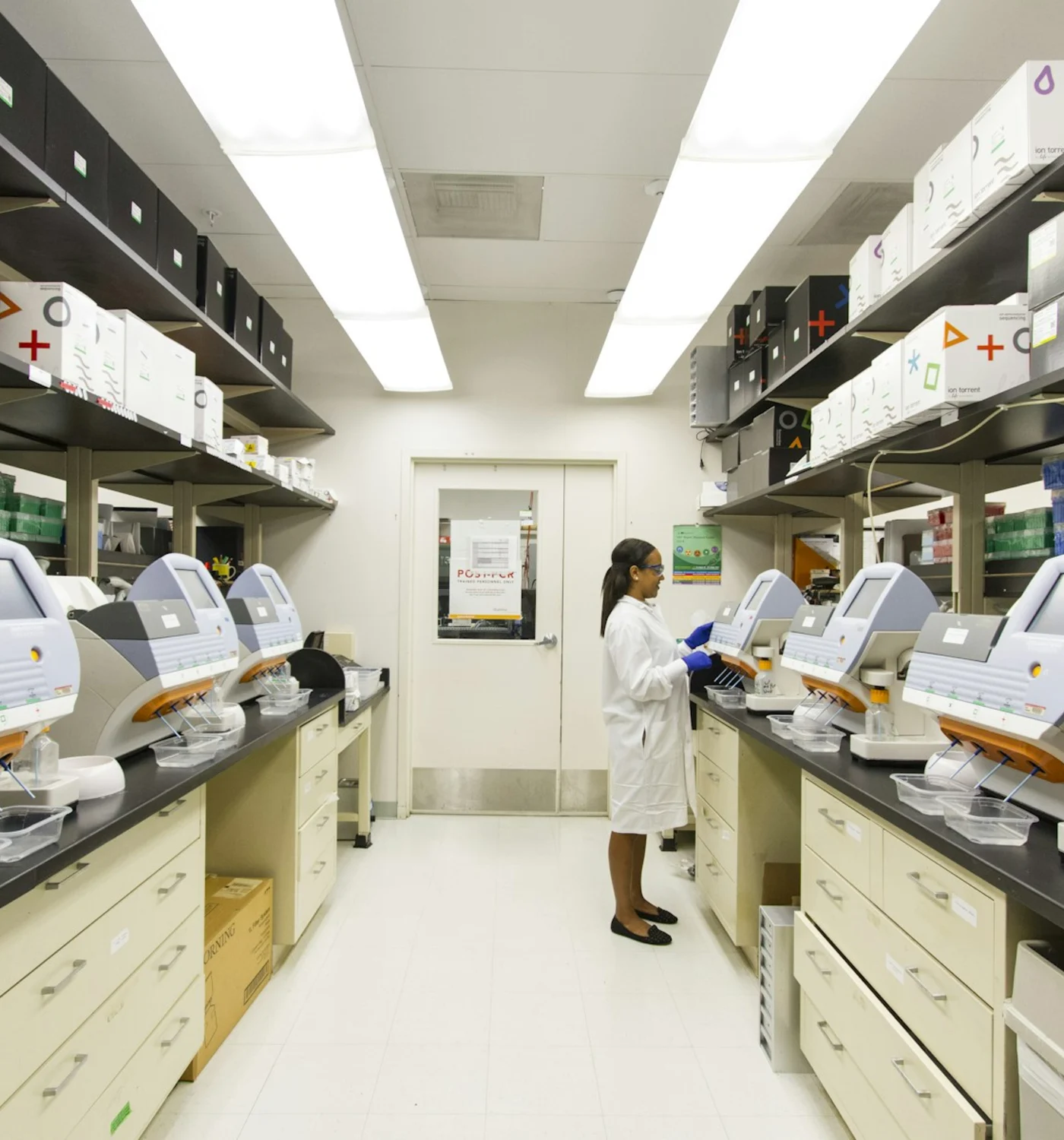 Scientist working in a modern analytical laboratory